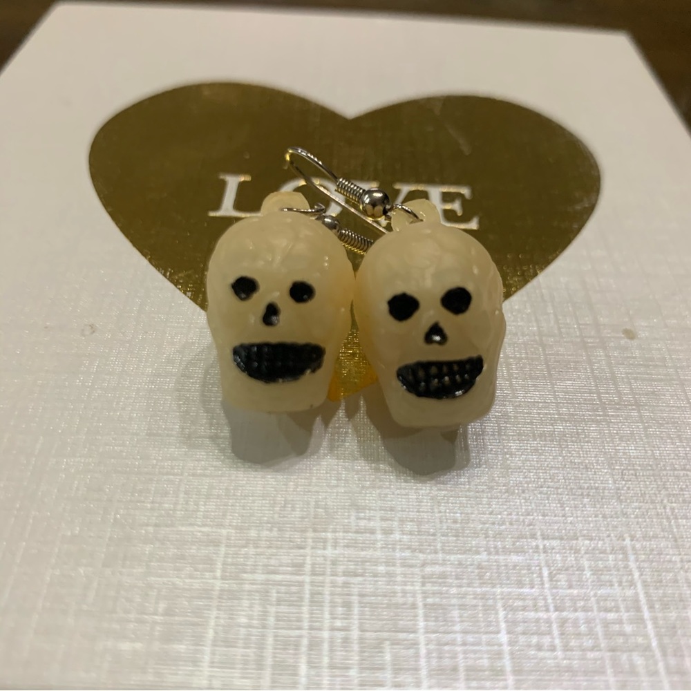 👑5 for $10 jewelry sale skull dangling earrings